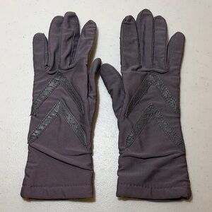 Gray Isotoner Chevron Gloves